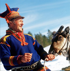 Der Winter-Urlaub in Nord-Schweden hält für jeden Schweden-Urlauber das passende Programm parat: vom Winterspaß für die ganze Familie, über Schnee-Wandern und Ski-Langlauf bis zu Hundeschlitten- und Schnee-Scooter-Touren