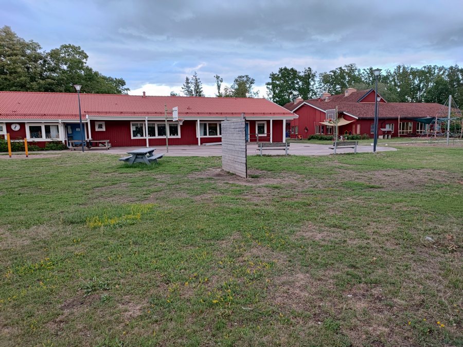 File:Rälla skola.jpg